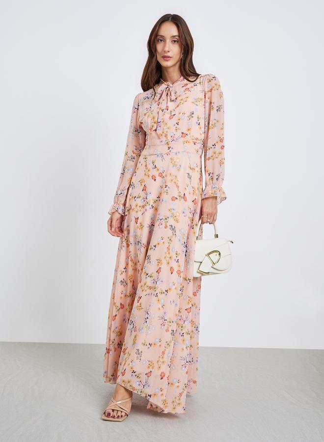 تايك تو فستان ماكسي نسائي بطبعة زهور وربطة عنق وأساور مطاطية - Image 3